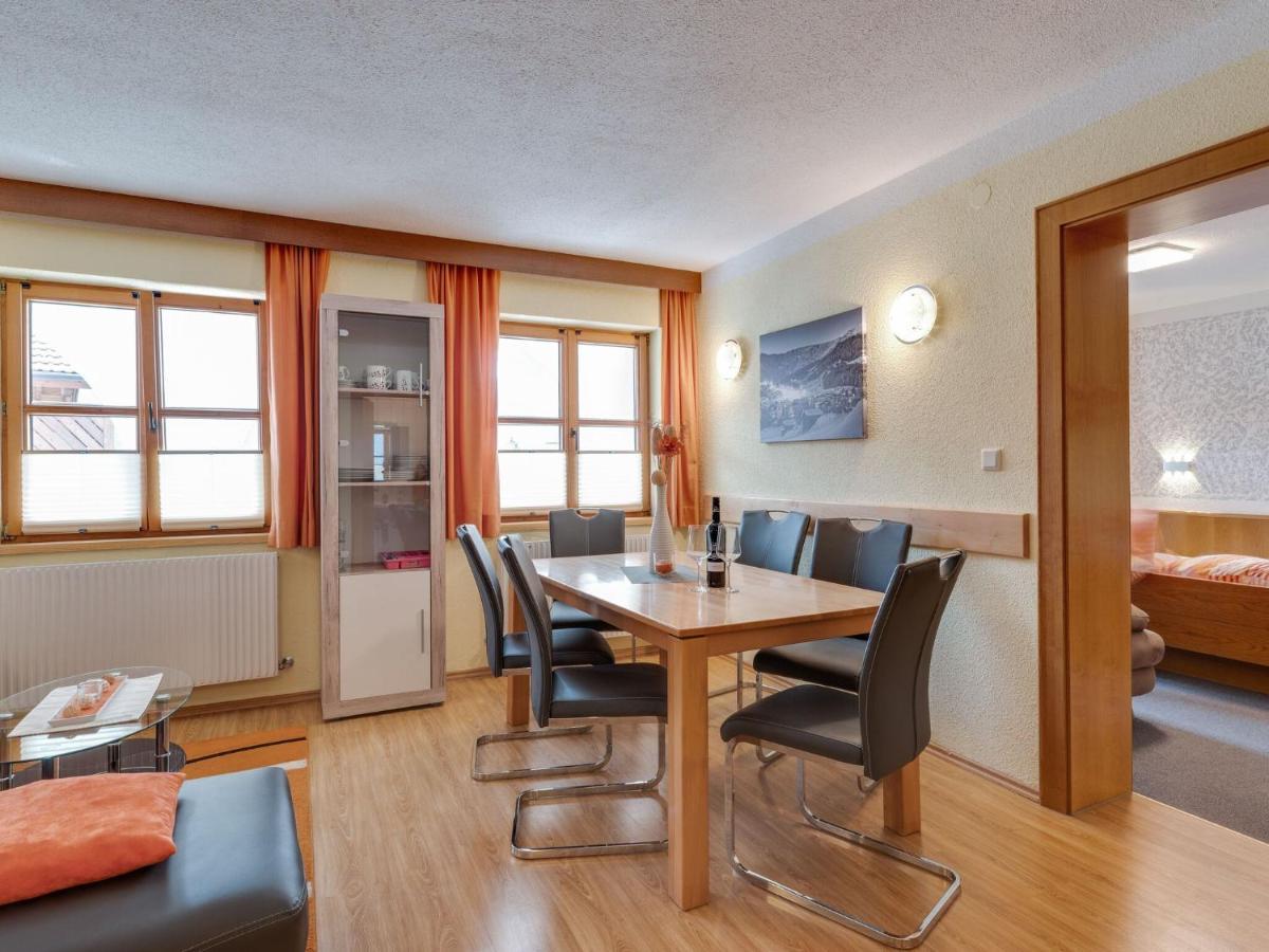 Lively Flat Near A Ski Resort In Fiss Eksteriør billede